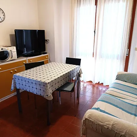 Cozy And Functional Flat In * Bibione